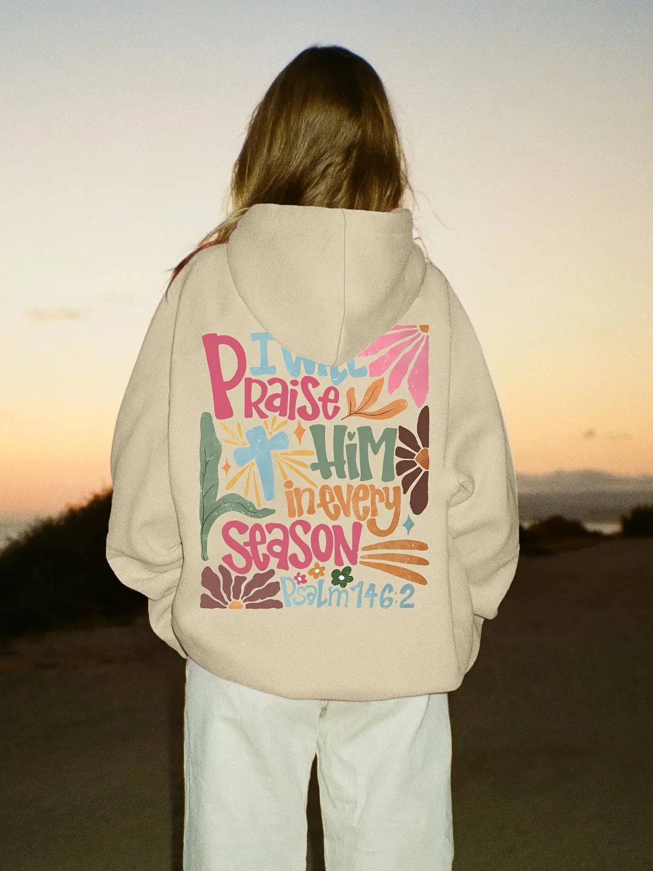 Oversized Hoodie “Praise the Sun” – Unisex Trui met Kleurrijke Backprint